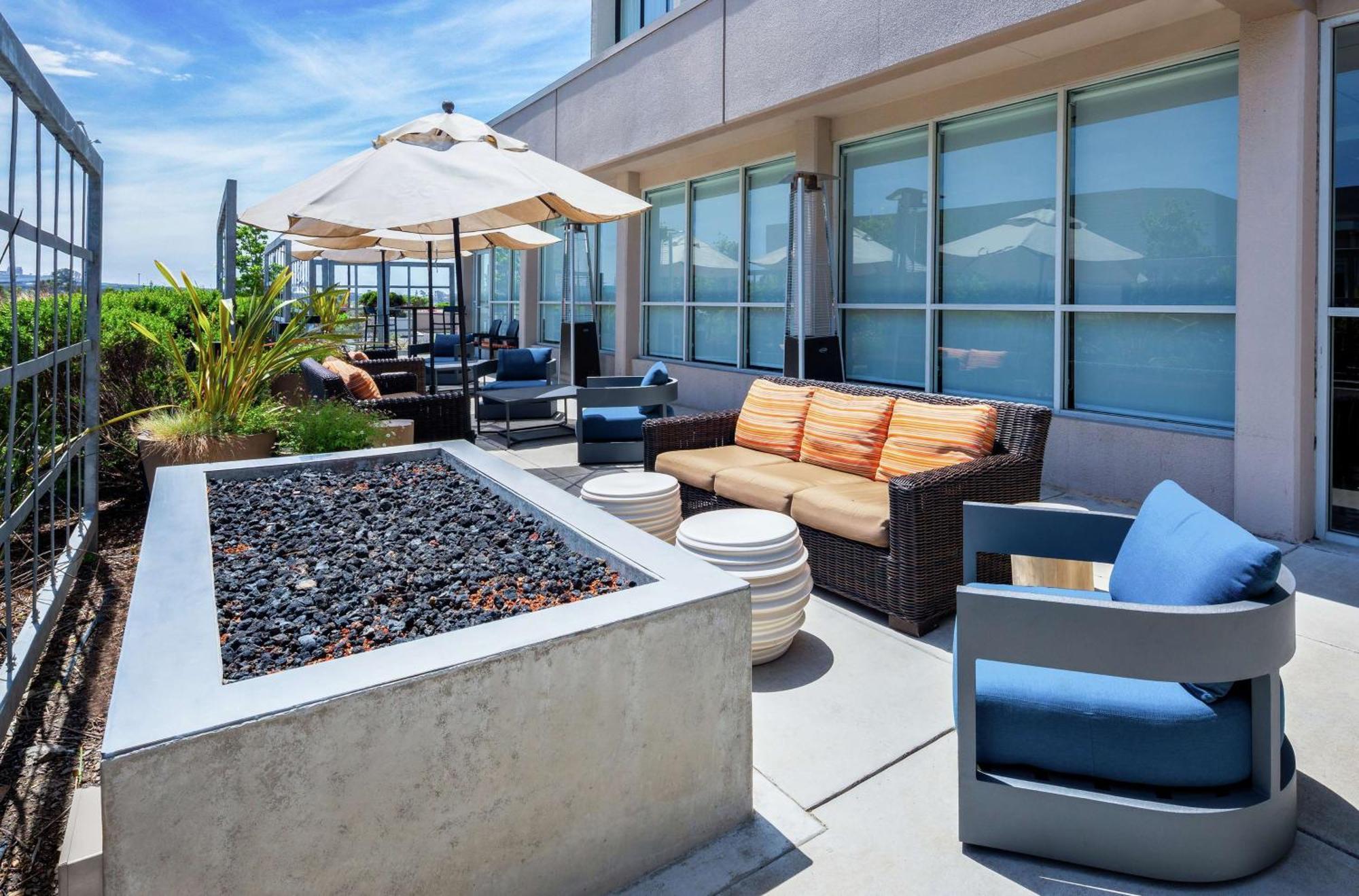 Hilton Garden Inn San Francisco/Oakland Bay Bridge Emeryville Esterno foto