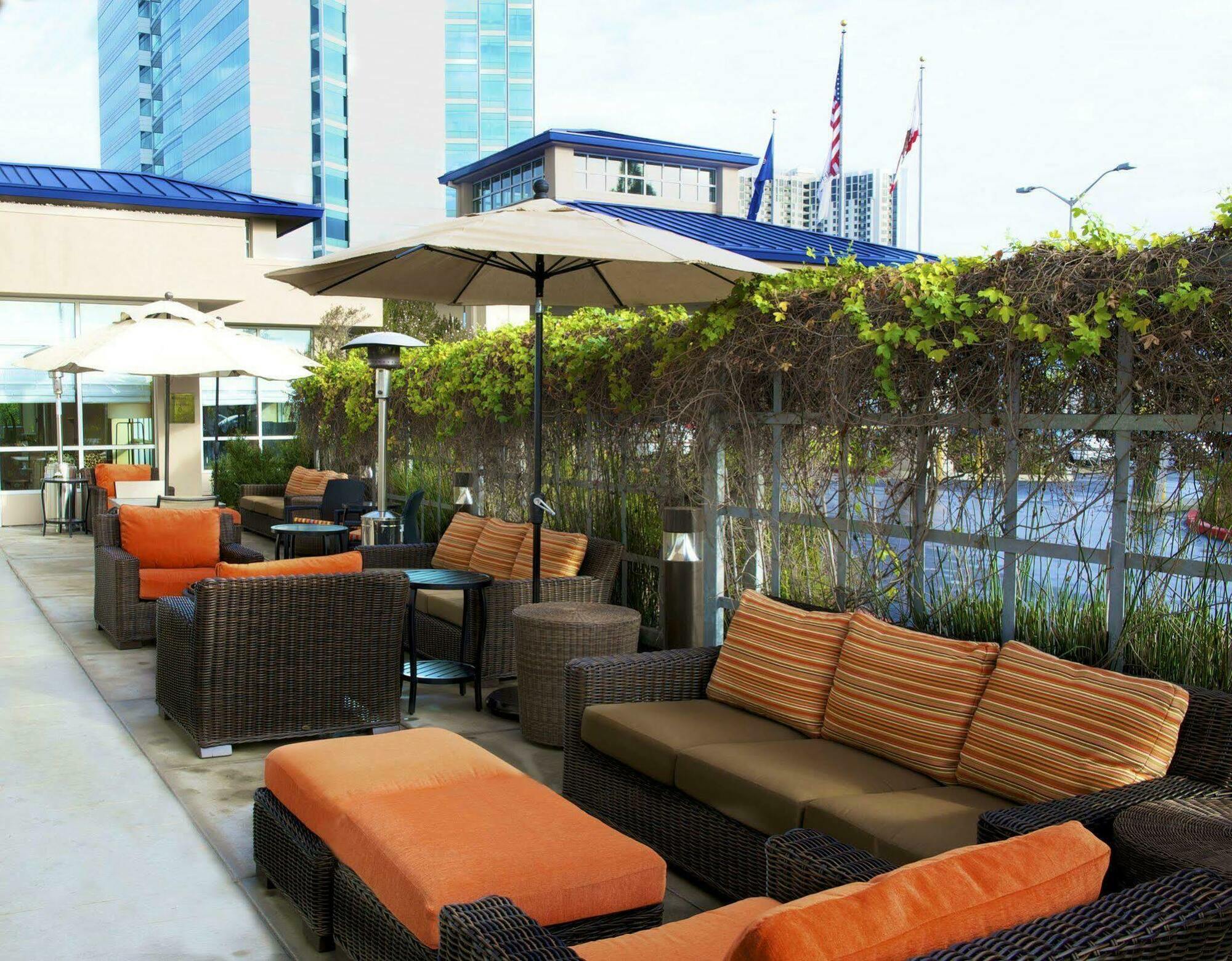 Hilton Garden Inn San Francisco/Oakland Bay Bridge Emeryville Esterno foto